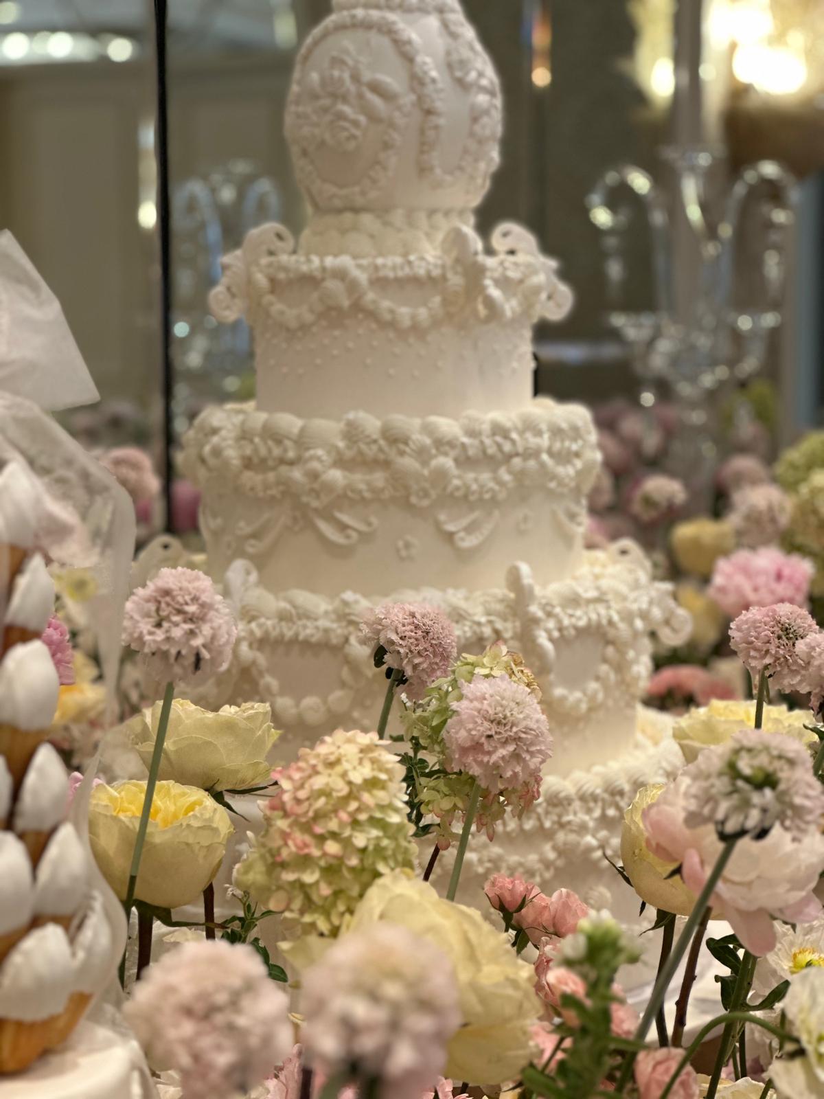 Roobina’s Cake Shop in Glendale: Partnering with Wedding & Event Planners for Perfect Celebrations