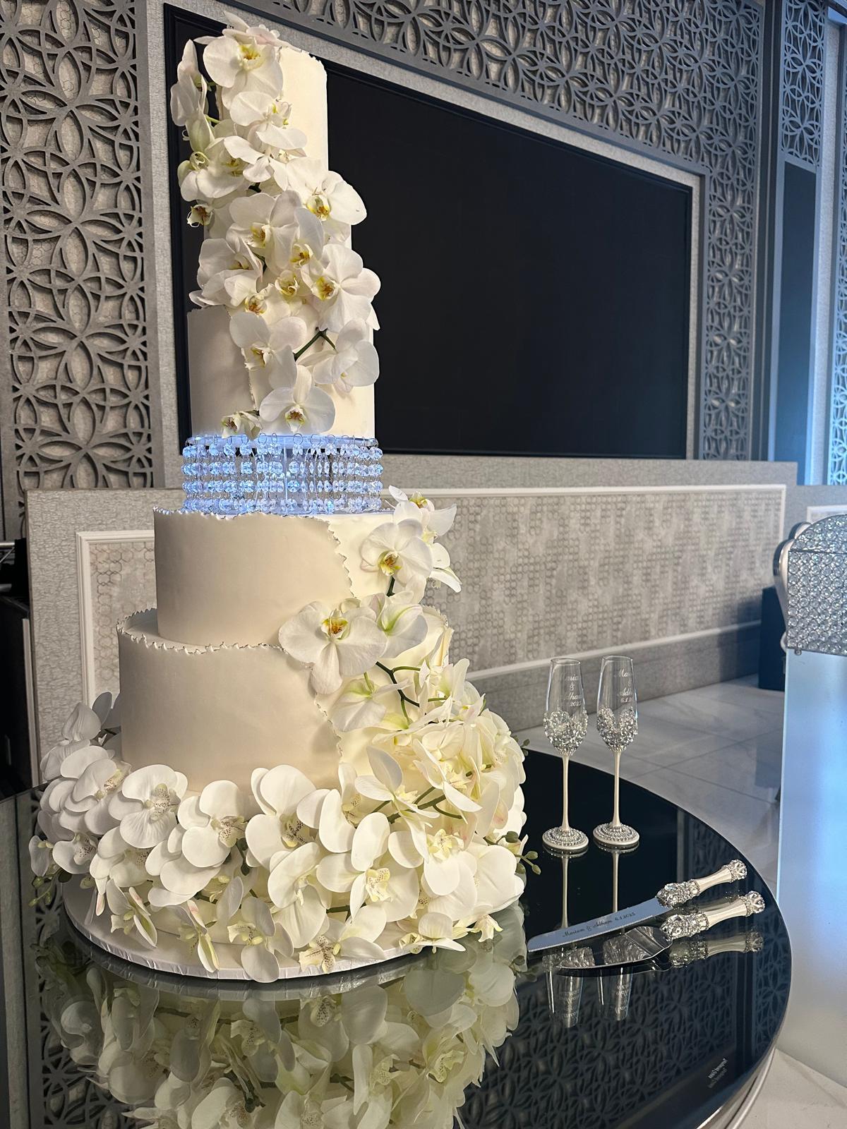 Celebrate in Style with Roobina’s Cake and Stars On Brand | Banquet Hall Regency: The Sweetest Collaboration in Los Angeles