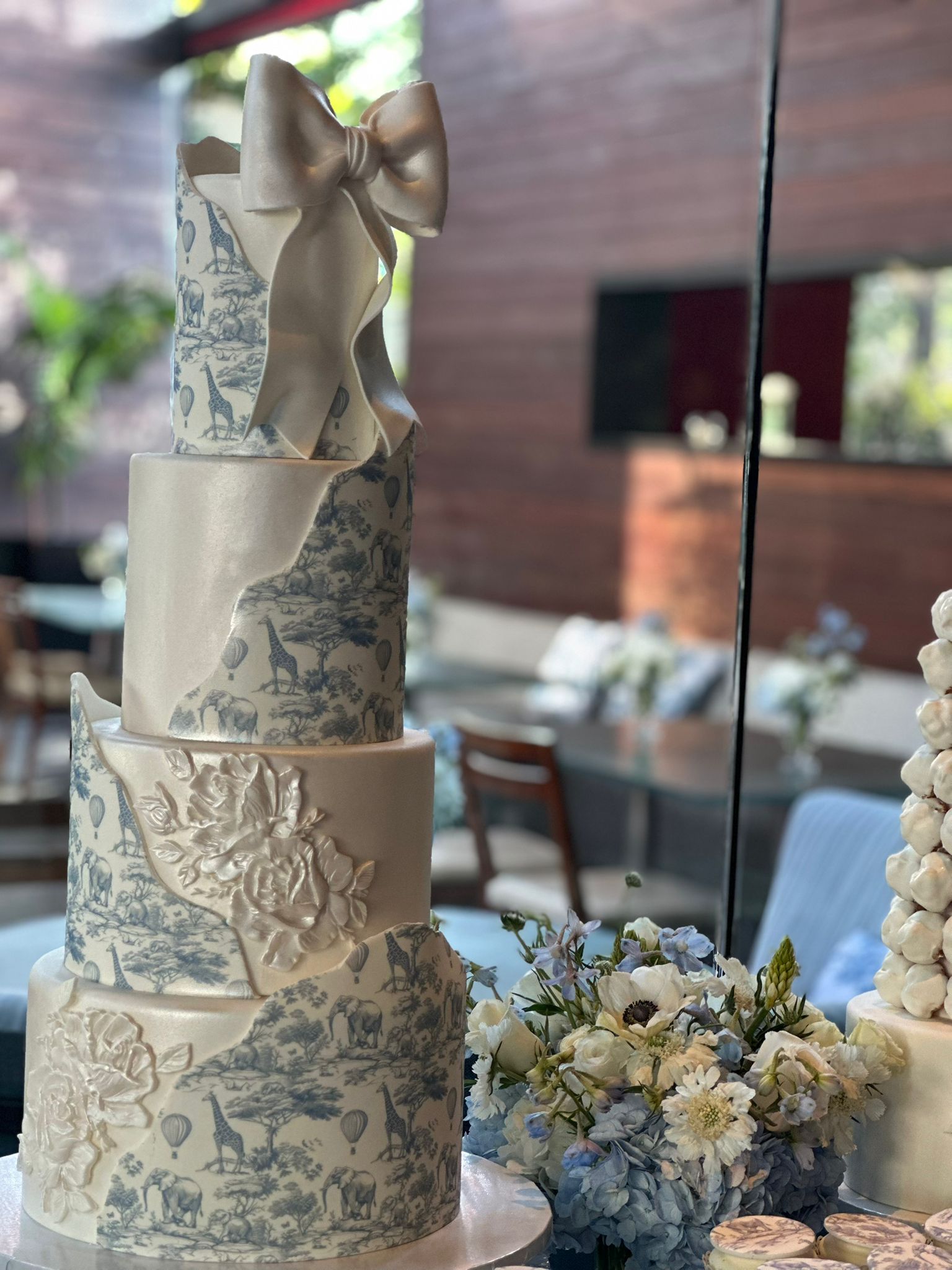 Roobina’s Cake Now Offers Free Delivery to La Boheme Banquet Hall in Glendale