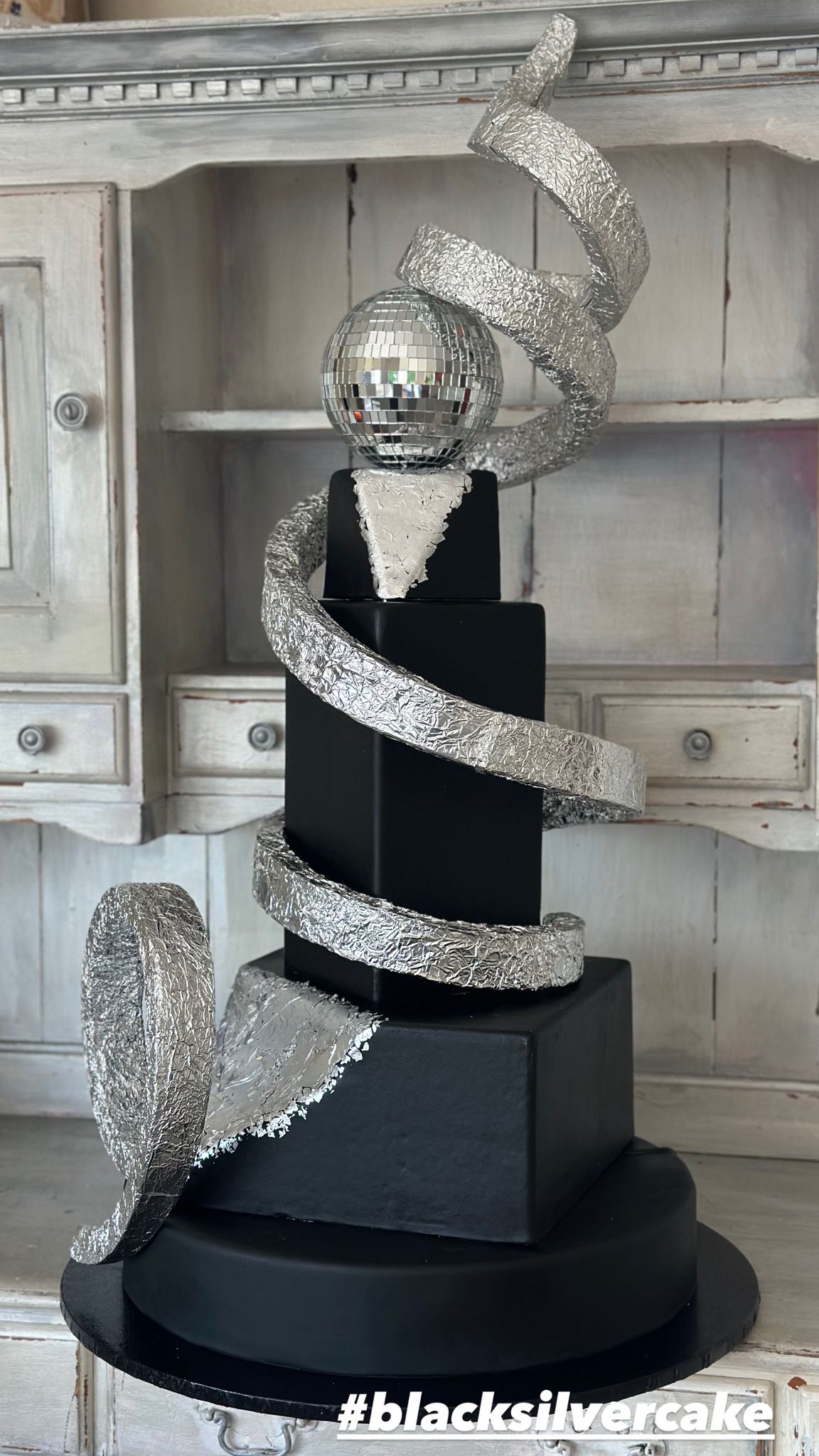 Celebrate Every Occasion with Roobina’s Cake at Women’s Twentieth Century Club, Los Angeles, California