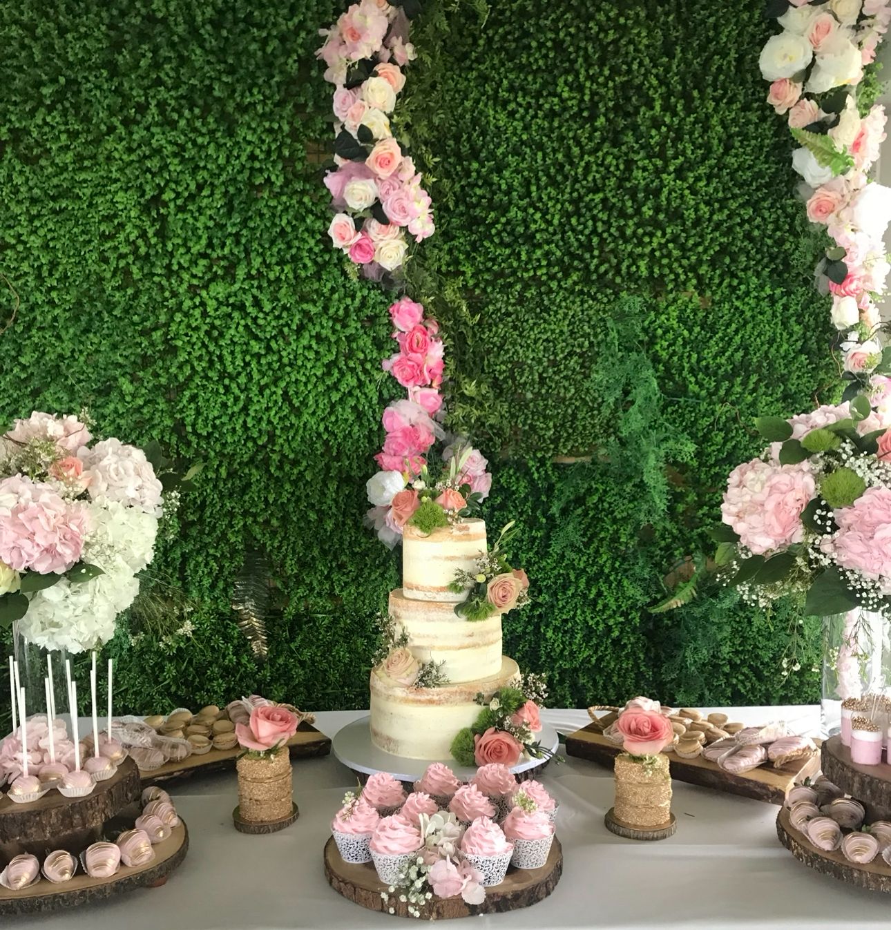 The Sweetest Vows: Roobina’s Cake Elevates Intimate Celebrations at the Albertson Wedding Chapel