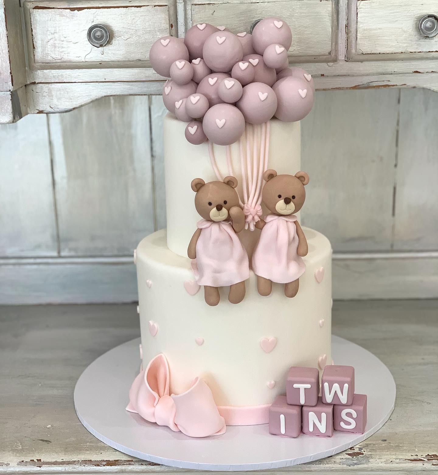 Roobina’s Cake – Custom Cake Delivery to The Reef on the Water (Long Beach, CA)