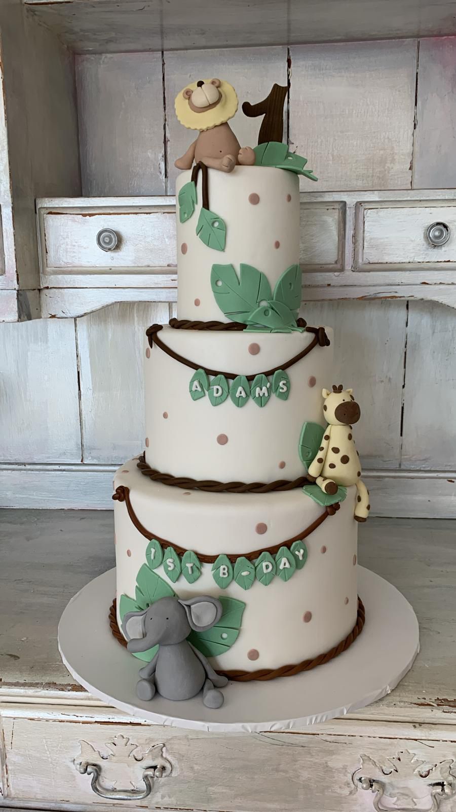 Roobina’s Cake – Best Custom Wedding & Celebration Cakes Delivered to The Grand Event Venue, Long Beach, CA