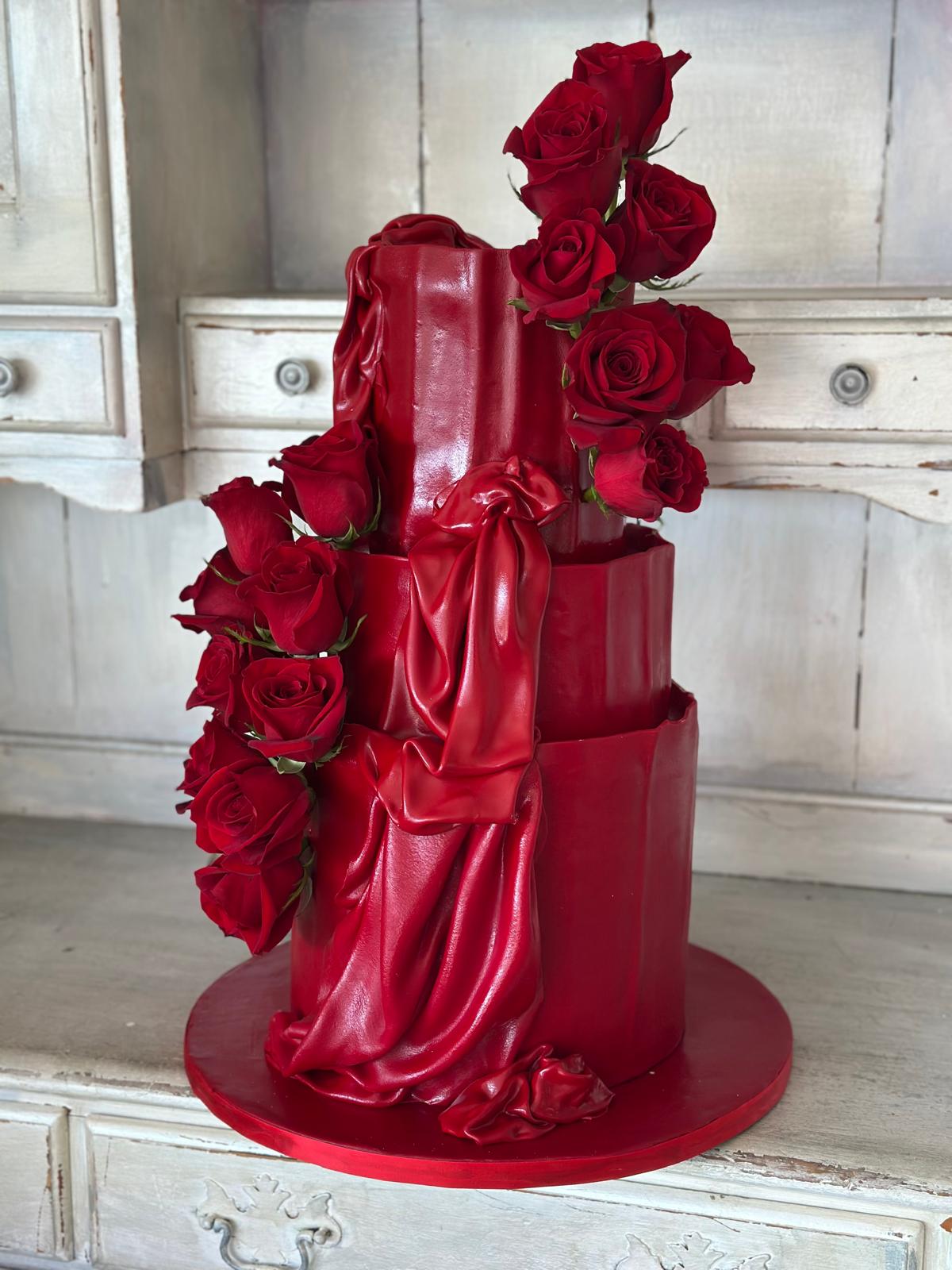 Cake Delivery in Malibu – Custom Cakes by Roobina’s Cake