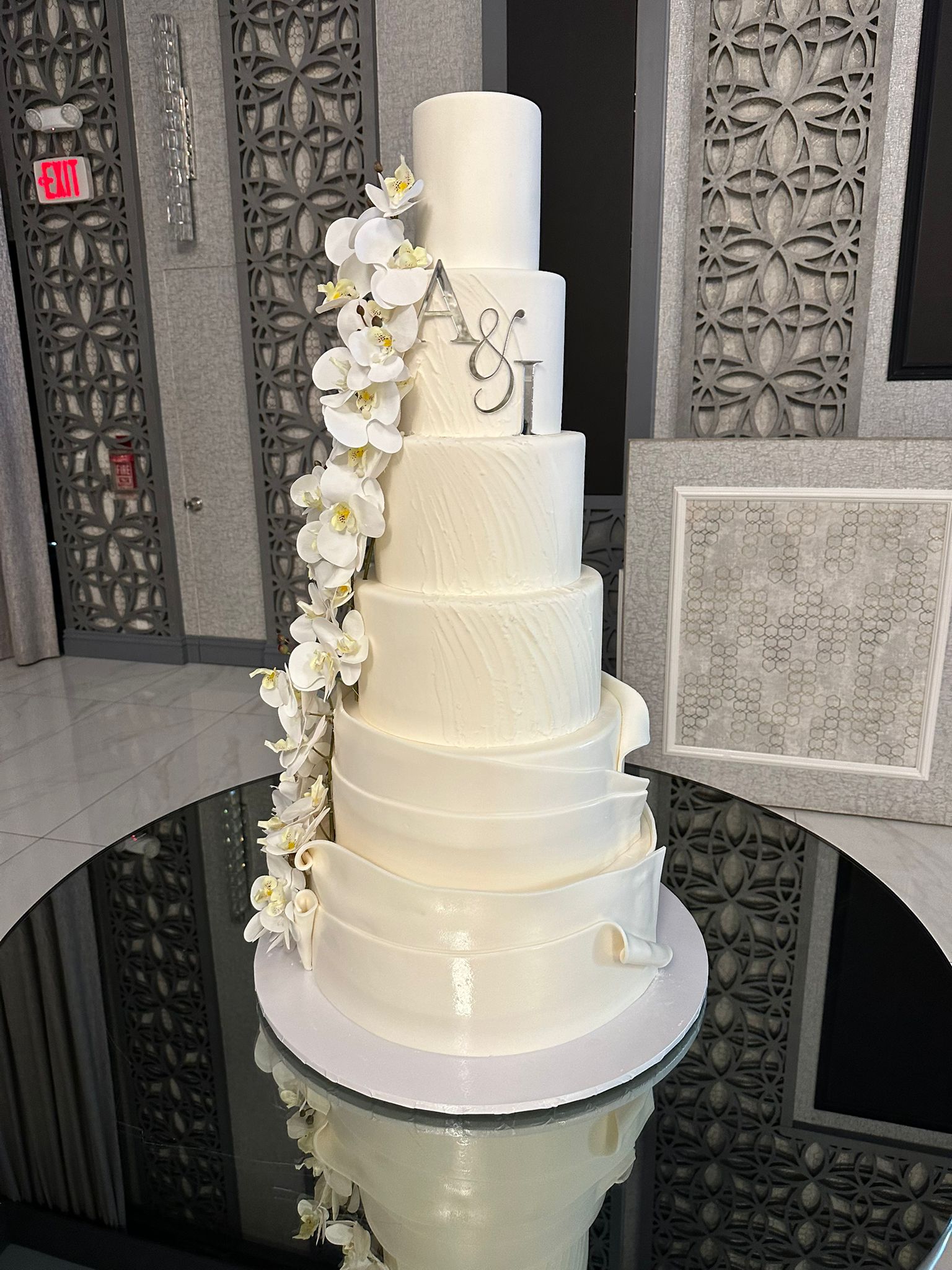 Celebrate Every Occasion with Roobina’s Cake Delivery in Huntington Beach, CA