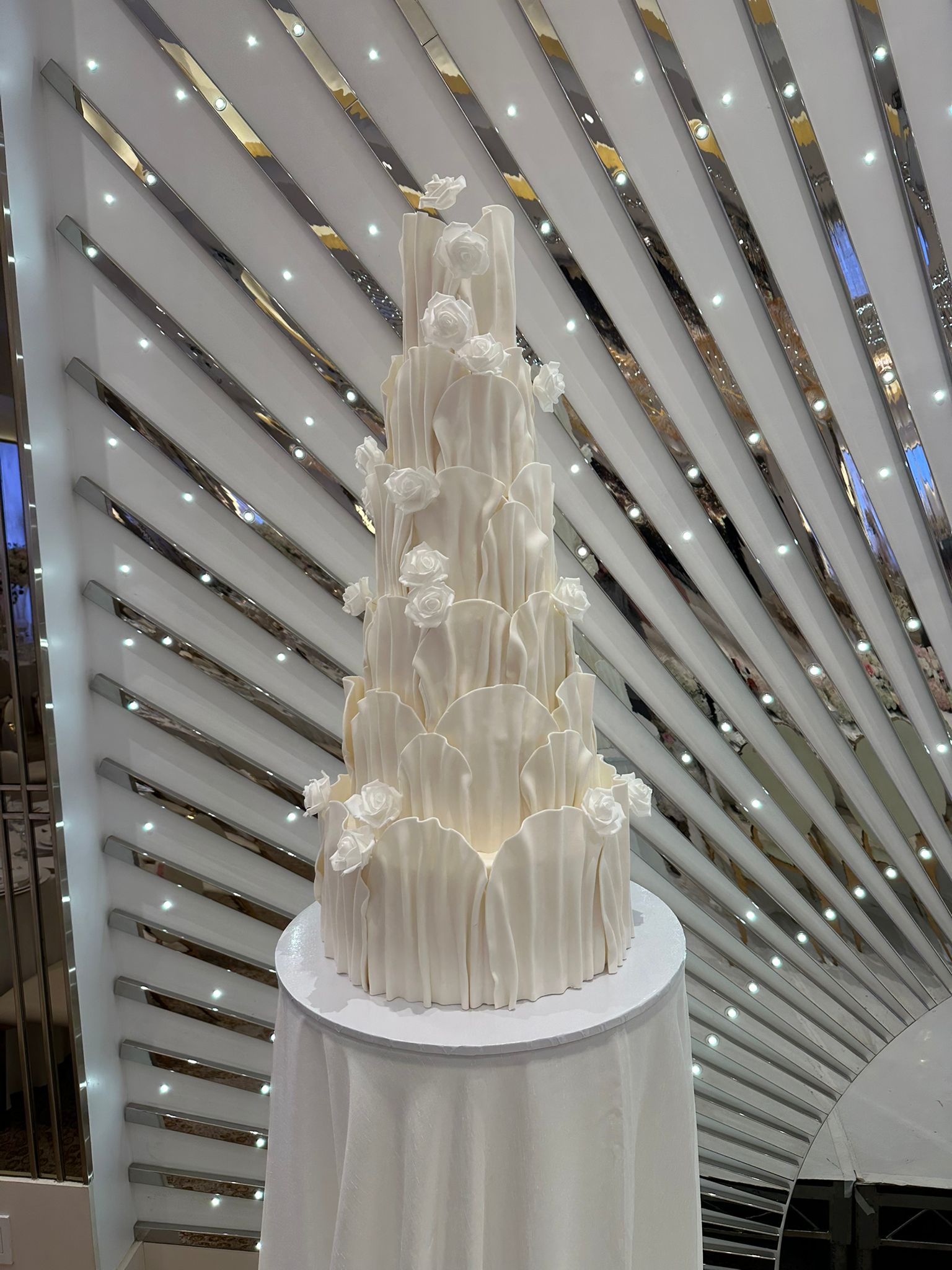 Celebrate Every Occasion with Roobina’s Cake Delivery in Zuma Beach, CA