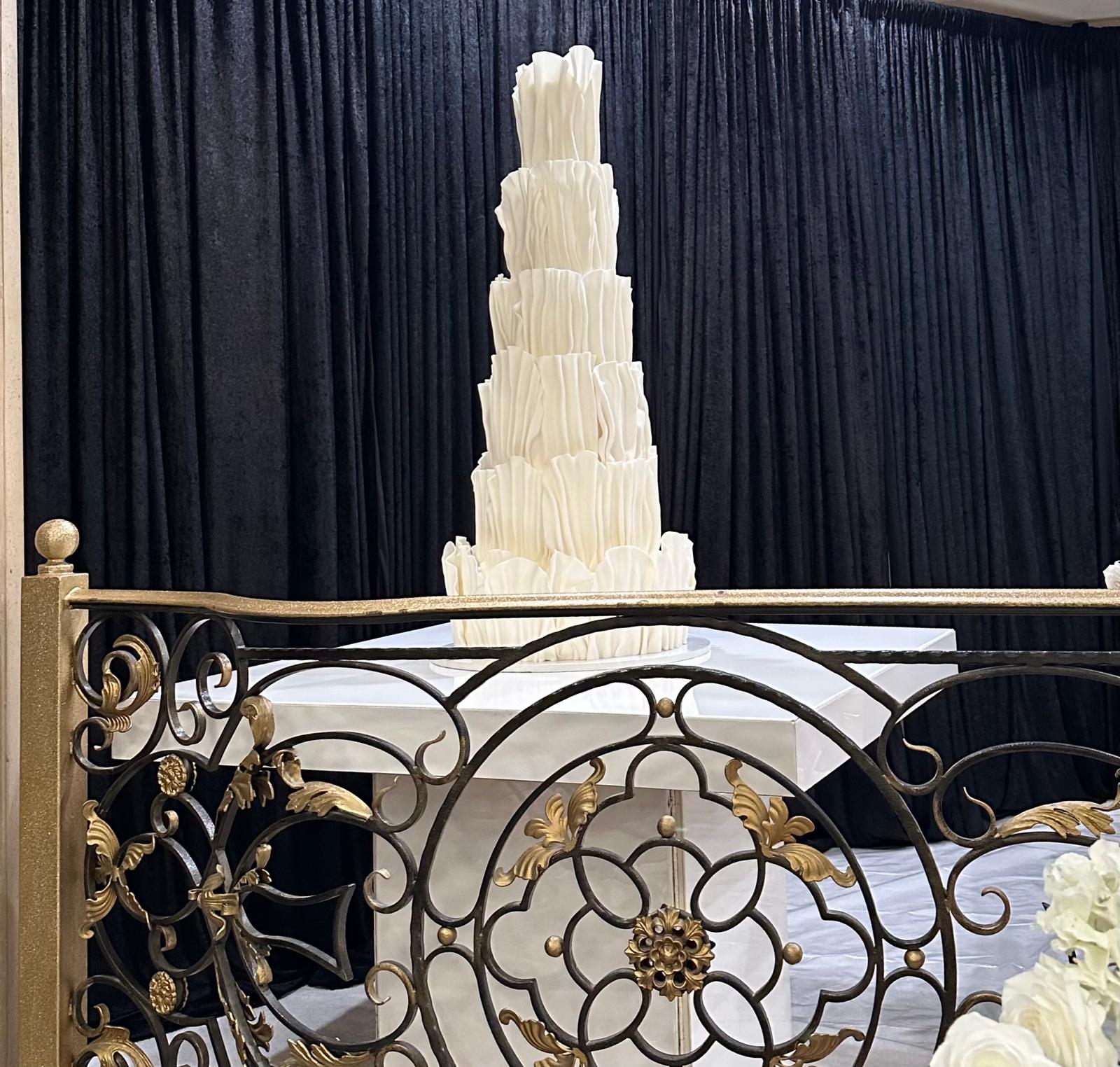 Roobina’s Cake Delivery Near Me at Open Aired Tree Oasis, Sun Valley, Los Angeles, CA: The Perfect Addition to Your Outdoor Celebrations