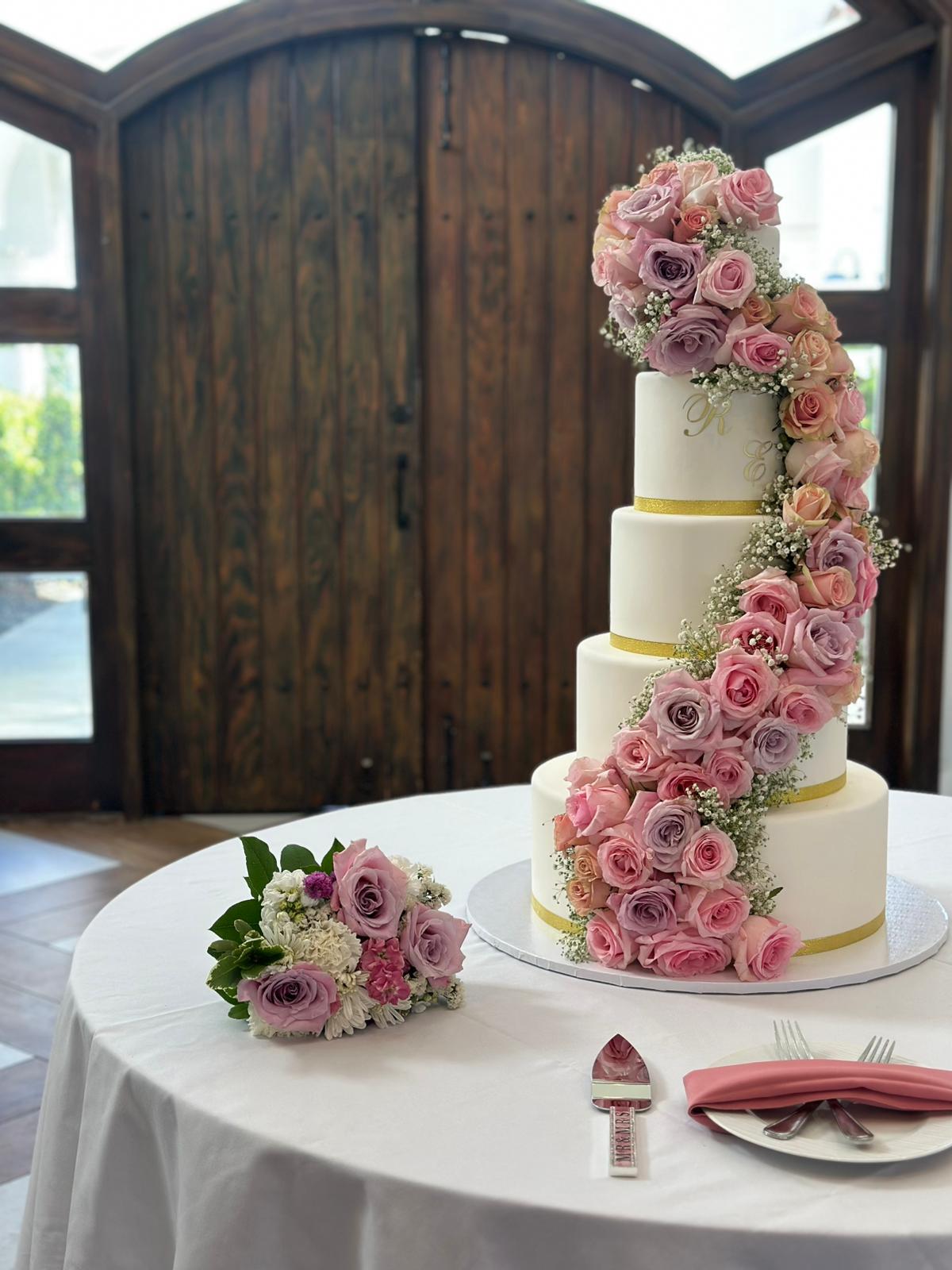 Roobina’s Cake – The Best Cake Shop & Bakery in La Crescenta, California