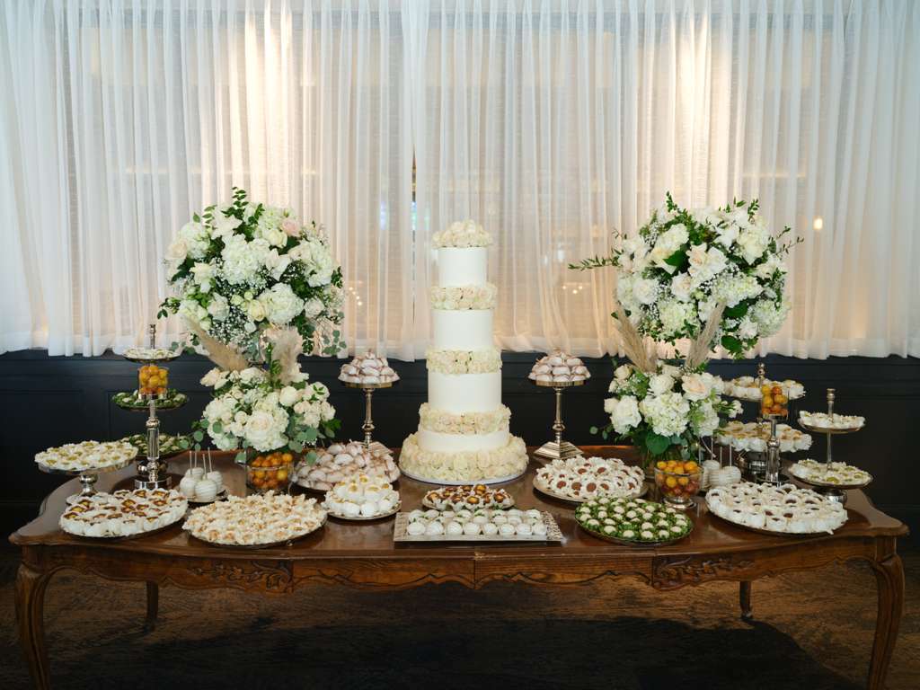 Best Cakes Delivery in Long Beach – Custom Birthday, Wedding & Specialty Cakes