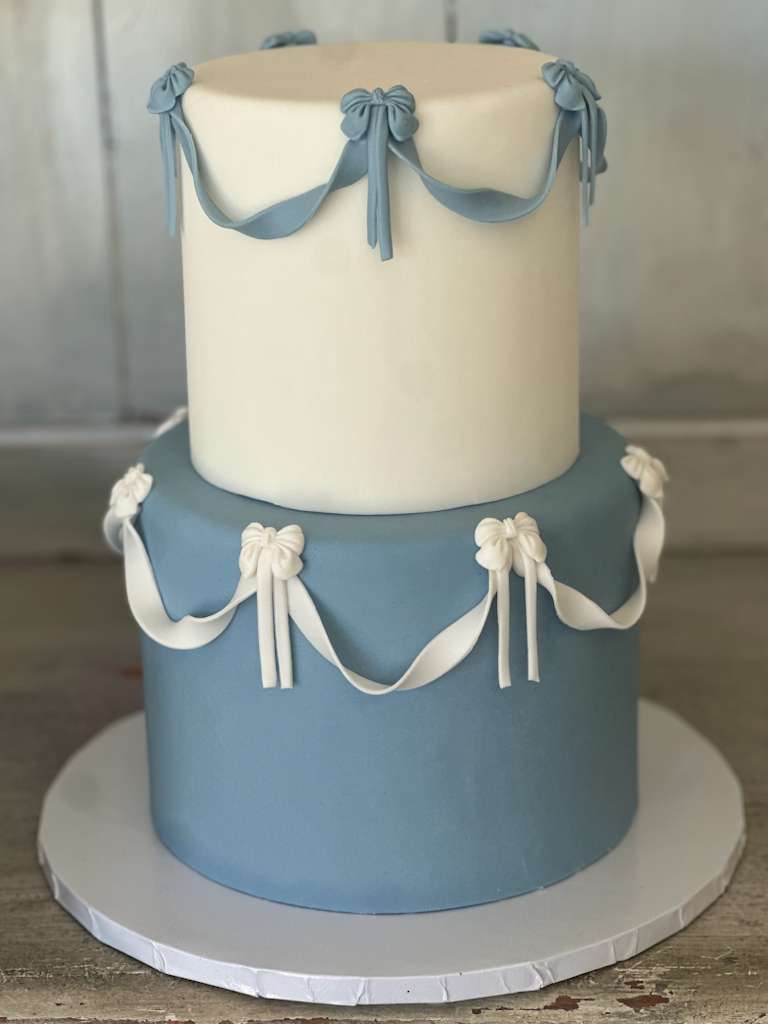 Celebrate Your Special Moment With a Stunning Gender Reveal Cake From Roobina’s Cake