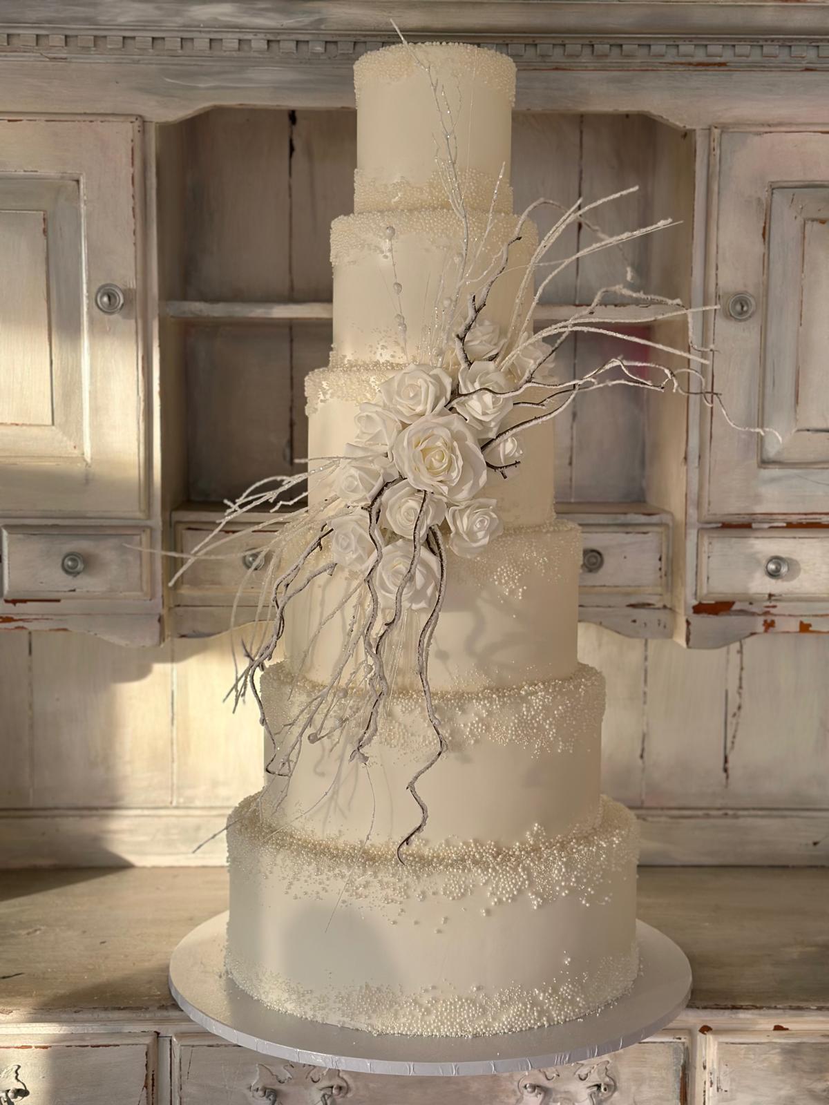 Cuvier Club by Wedgewood Weddings: A Stunning La Jolla Wedding Venue with Seamless Wedding Cake Delivery