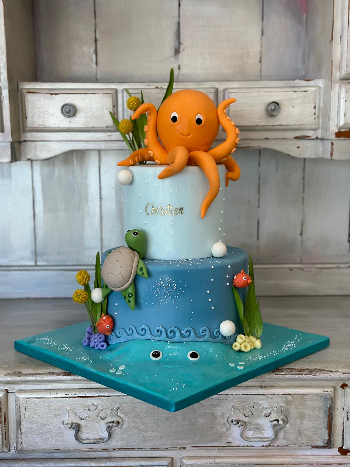 Custom Cake in Pasadena, California: Where Art, Flavor, and Celebration Meet at Roobina’s Cake
