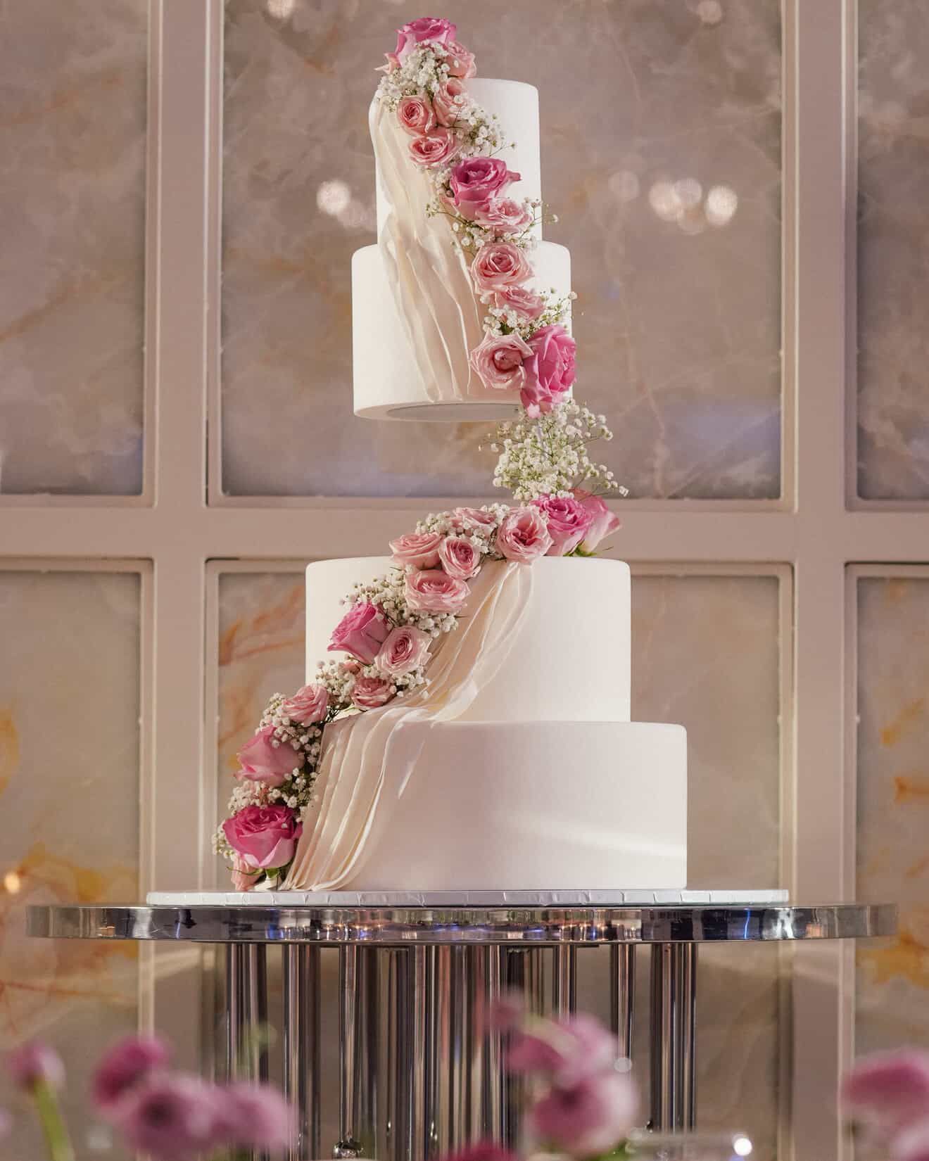 Cake Delivery to Cameo Beverly Hills – A Sweet Experience with Roobina’s Cake