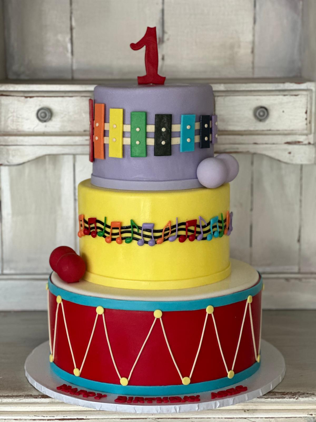 Graduation Cakes Near Temecula CA – Custom Celebration Cakes by Roobina’s Cake