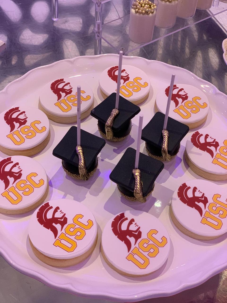 Custom Graduation Cakes in Westside, Santa Monica, Venice, Beverly Hills, West Hollywood, Culver City & Marina del Rey | Roobina’s Cake