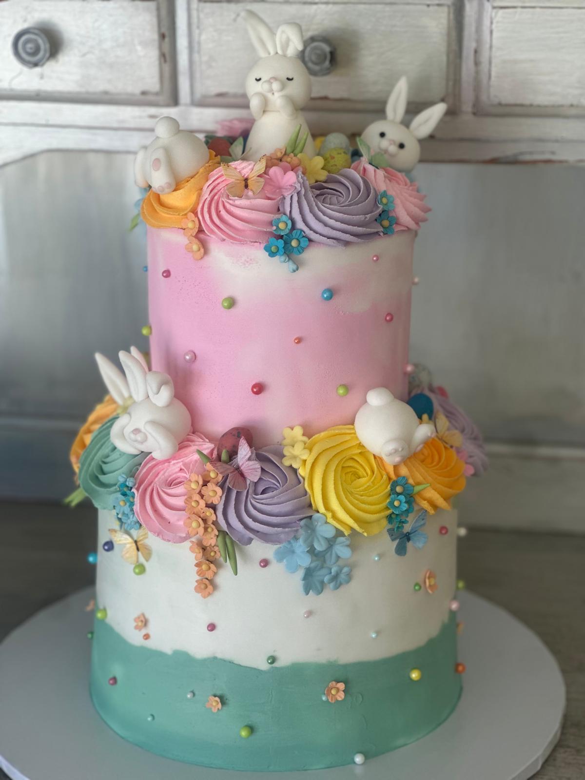 Best Custom Wedding & Birthday Cakes in Culver City | Roobina’s Cake