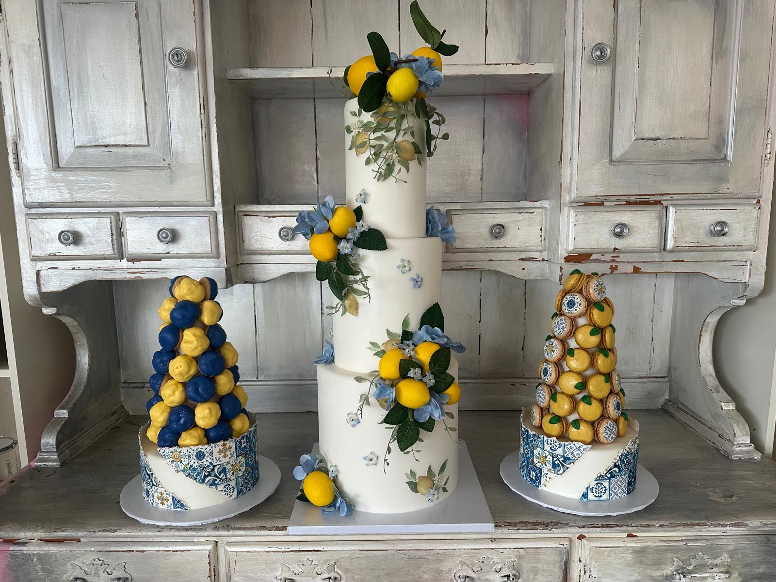 Wedding Cakes & Birthday Cakes in Glassell Park, CA | Roobina’s Cake