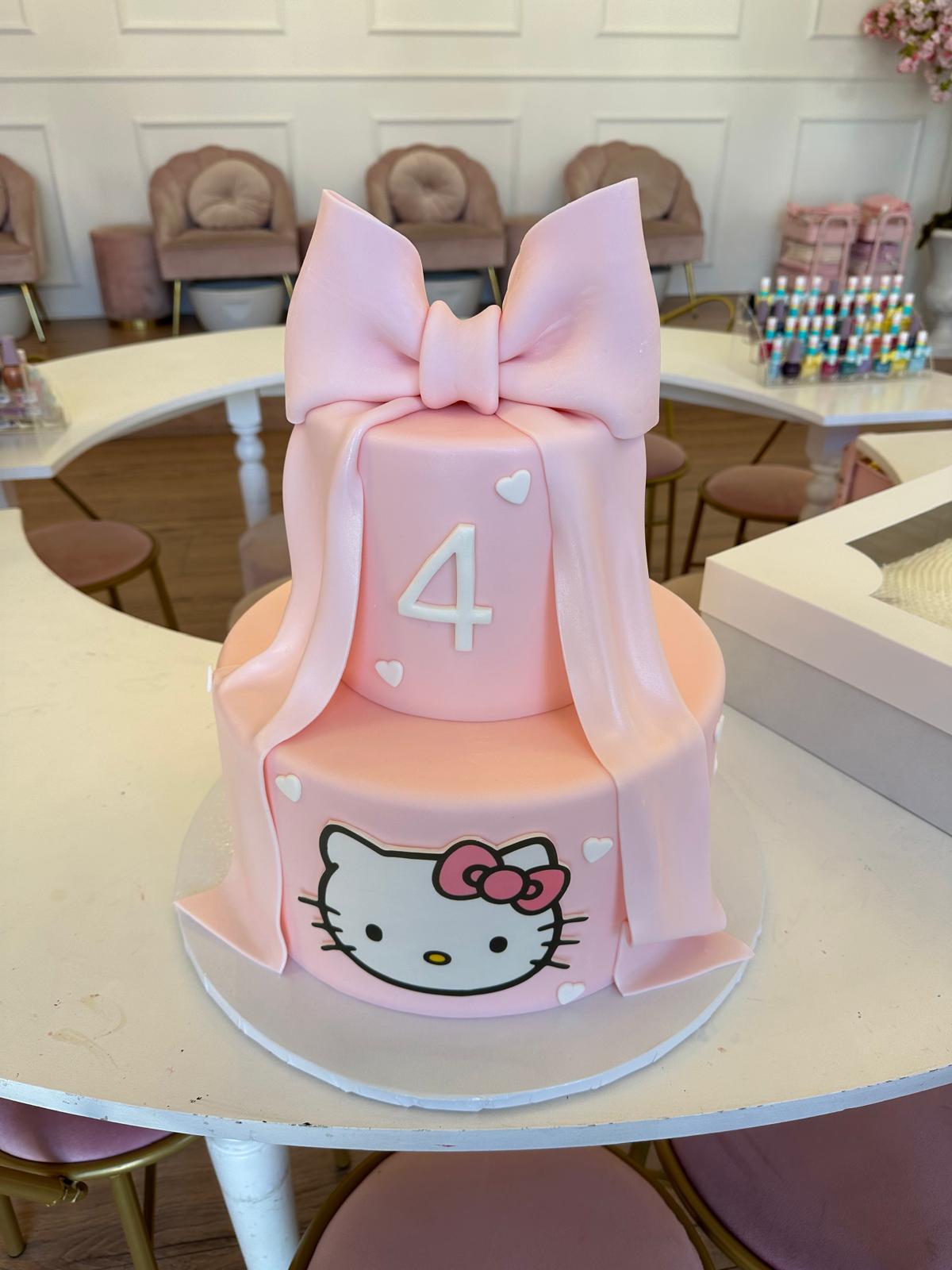 La Cañada Flintridge Wedding Cakes & Birthday Cakes | Roobina’s Cake