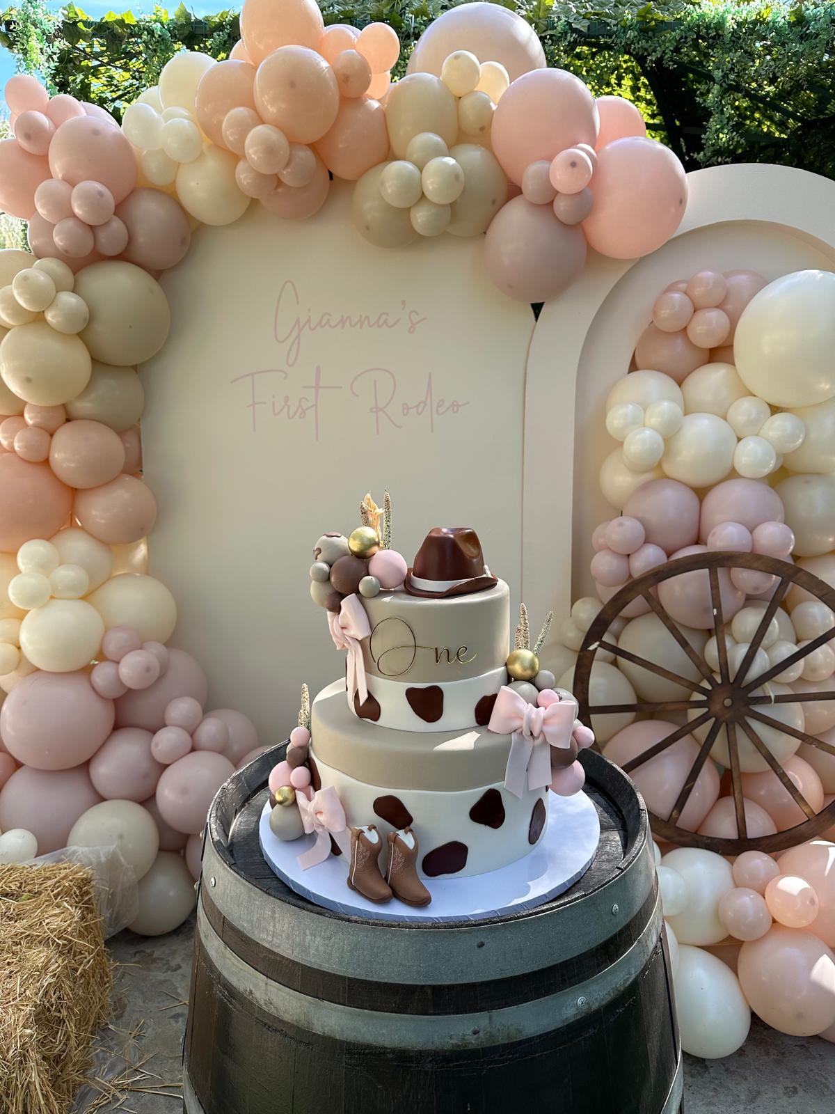 Custom Wedding & Birthday Cakes Silver Lake, Los Angeles | Roobina’s Cake