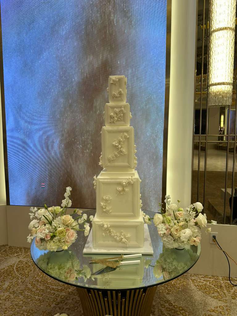 Quinceañera Cakes Fountain Valley CA | Custom Cakes & Delivery Orange County