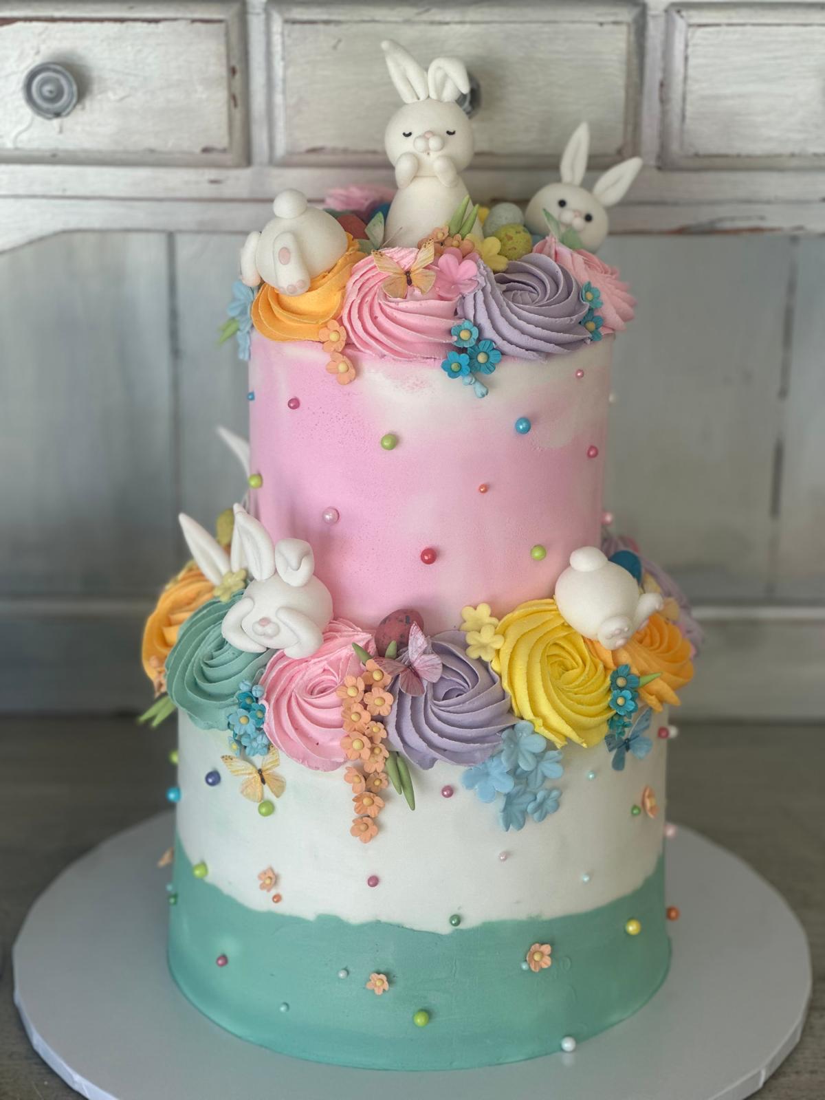 Quinceañera Cakes Laguna Beach CA – Elegant Coastal Designs & Delivery by Roobina’s Cakes