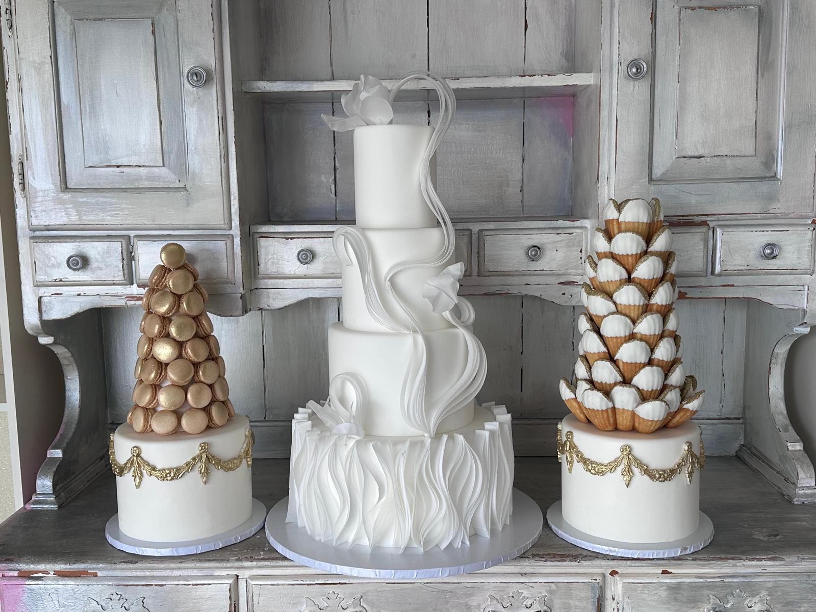 Custom Quinceañera Cakes Newport Beach CA | Roobina's