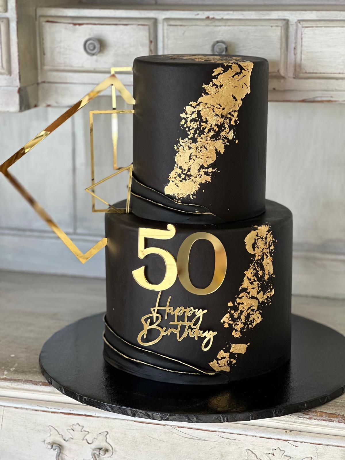 The Ultimate Guide to Quinceañera Cakes in Irvine: Custom Designs by Roobina’s Cakes