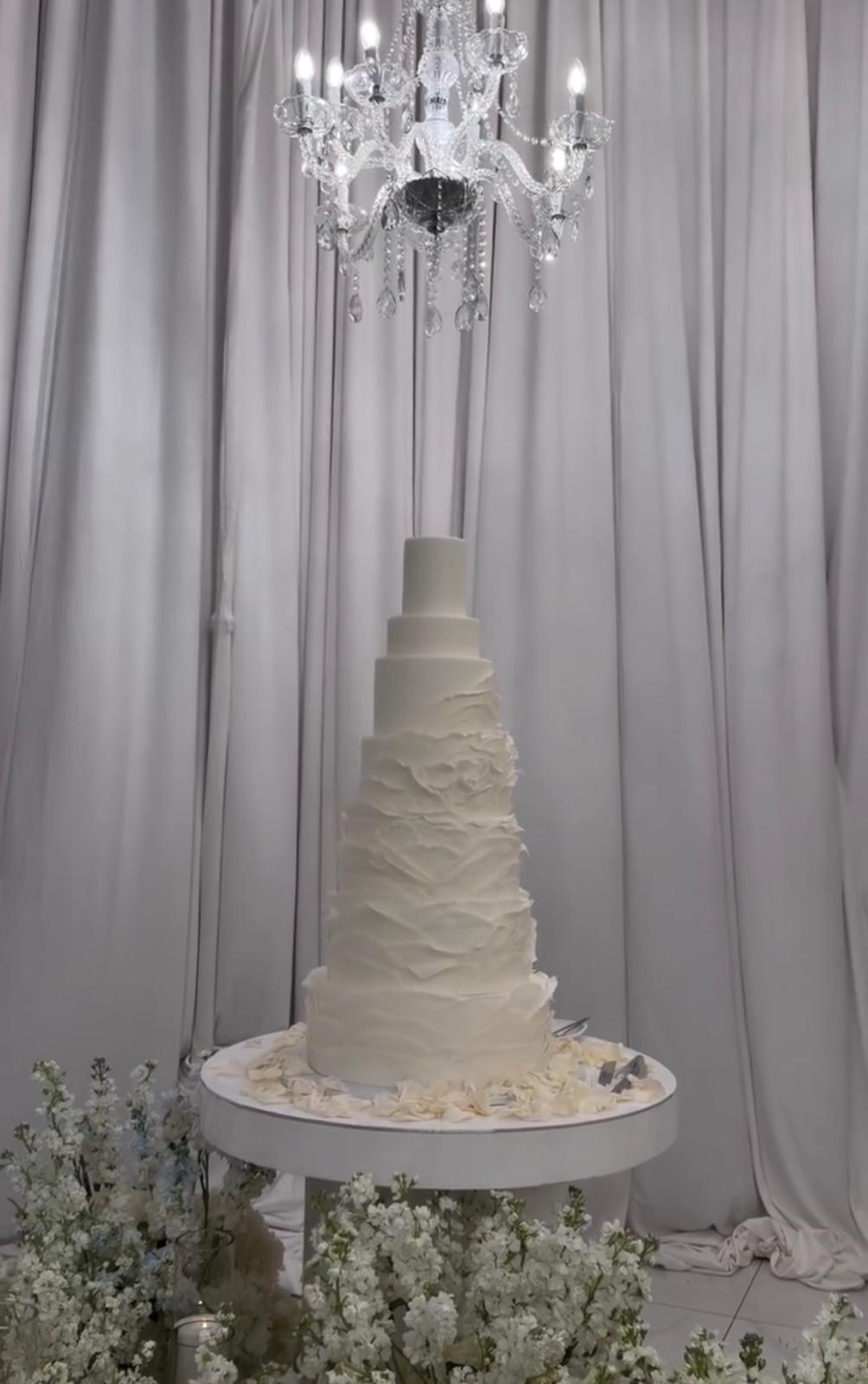 Malibu Solstice Vineyard Wedding Cake Delivery by Roobina’s Cake
