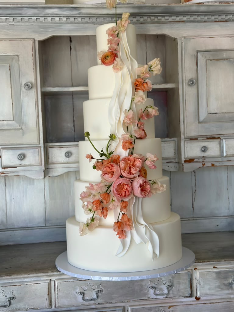 Top Wedding Bakeries & Dessert Companies In Los Angeles