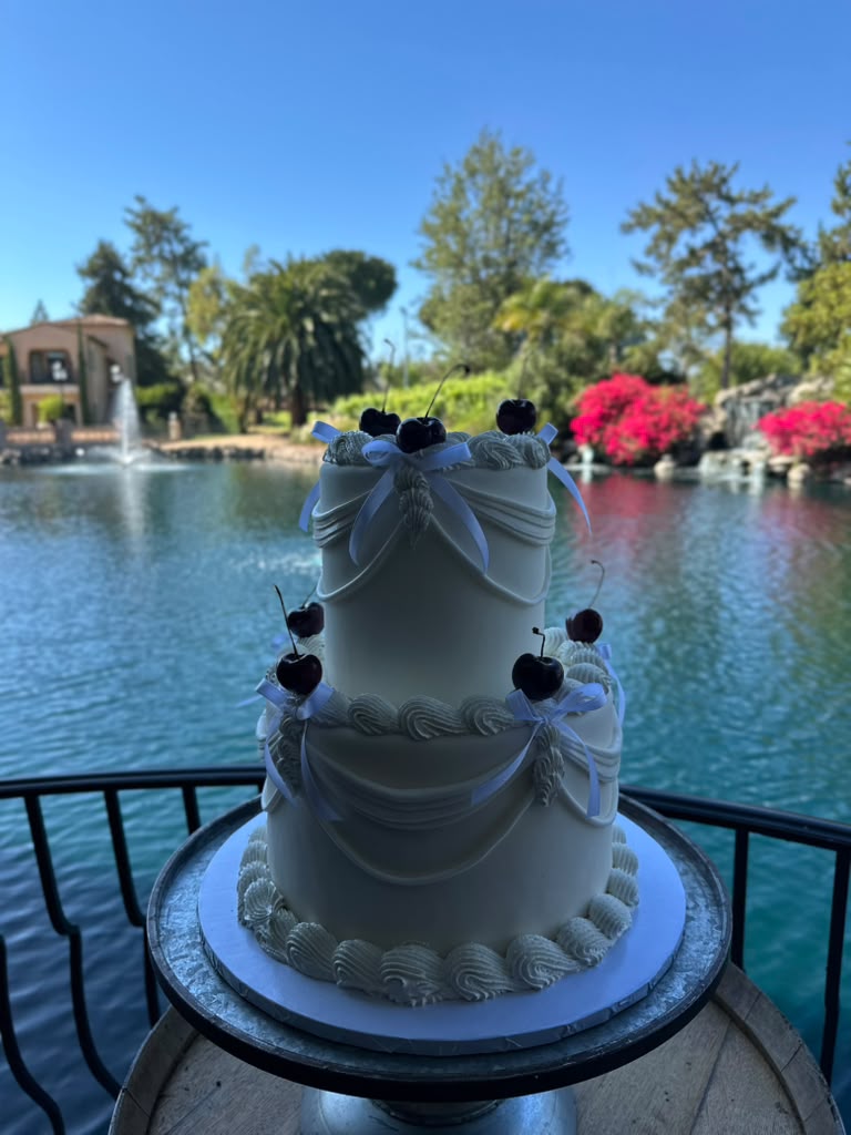 Best Places to Order Cakes in Los Angeles – Custom Cake Delivery by Roobina's Cake