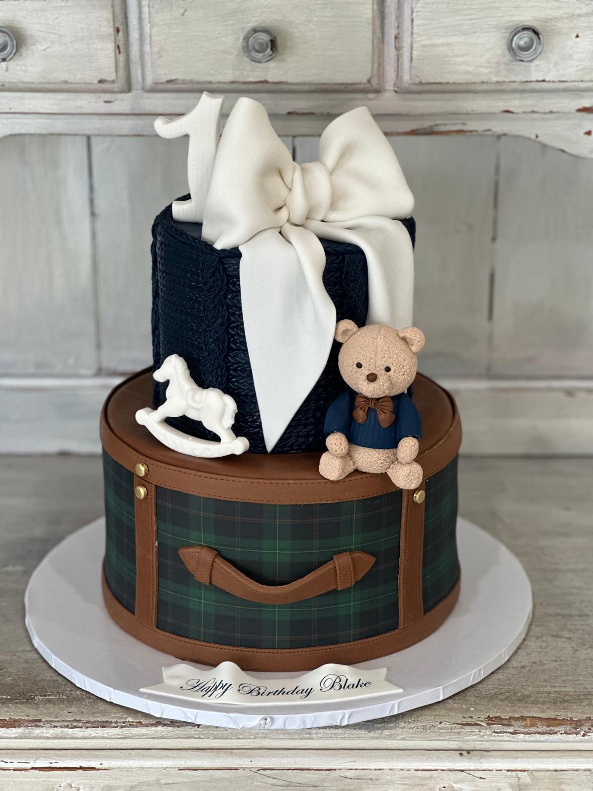 Custom Cakes Aliso Viejo | Wedding & Birthday Bakery | Roobina's Cake