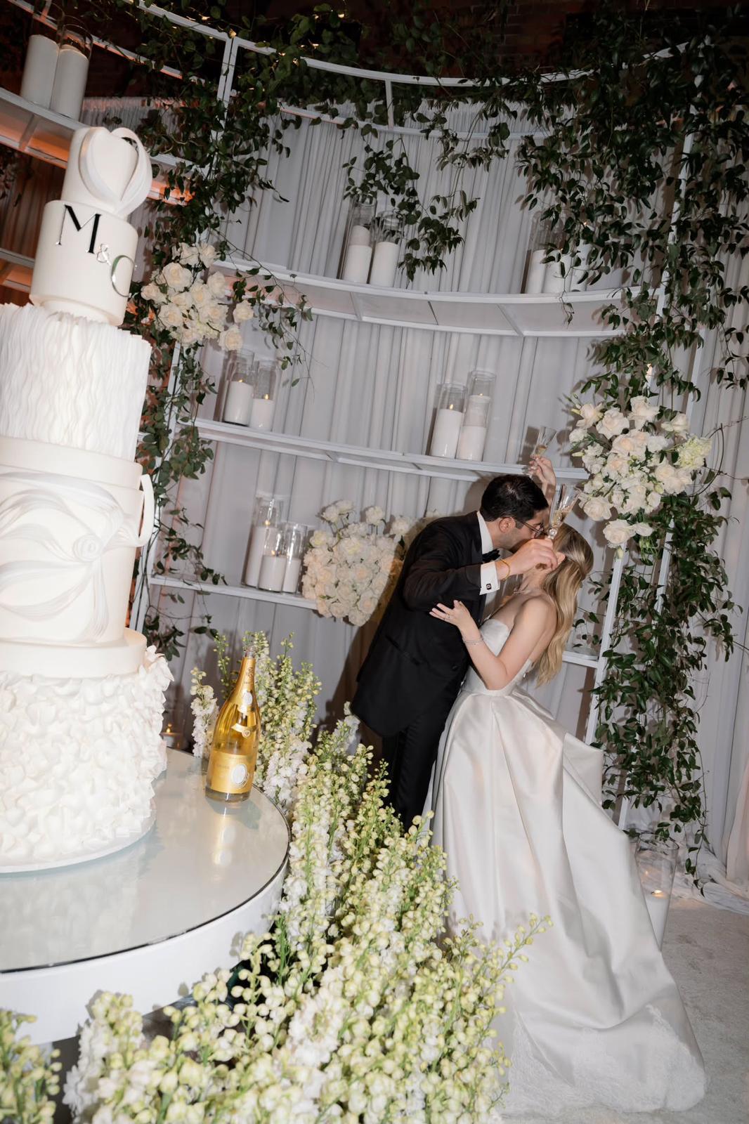 Celebrate in Style in Yorba Linda, California with a Custom Cake
