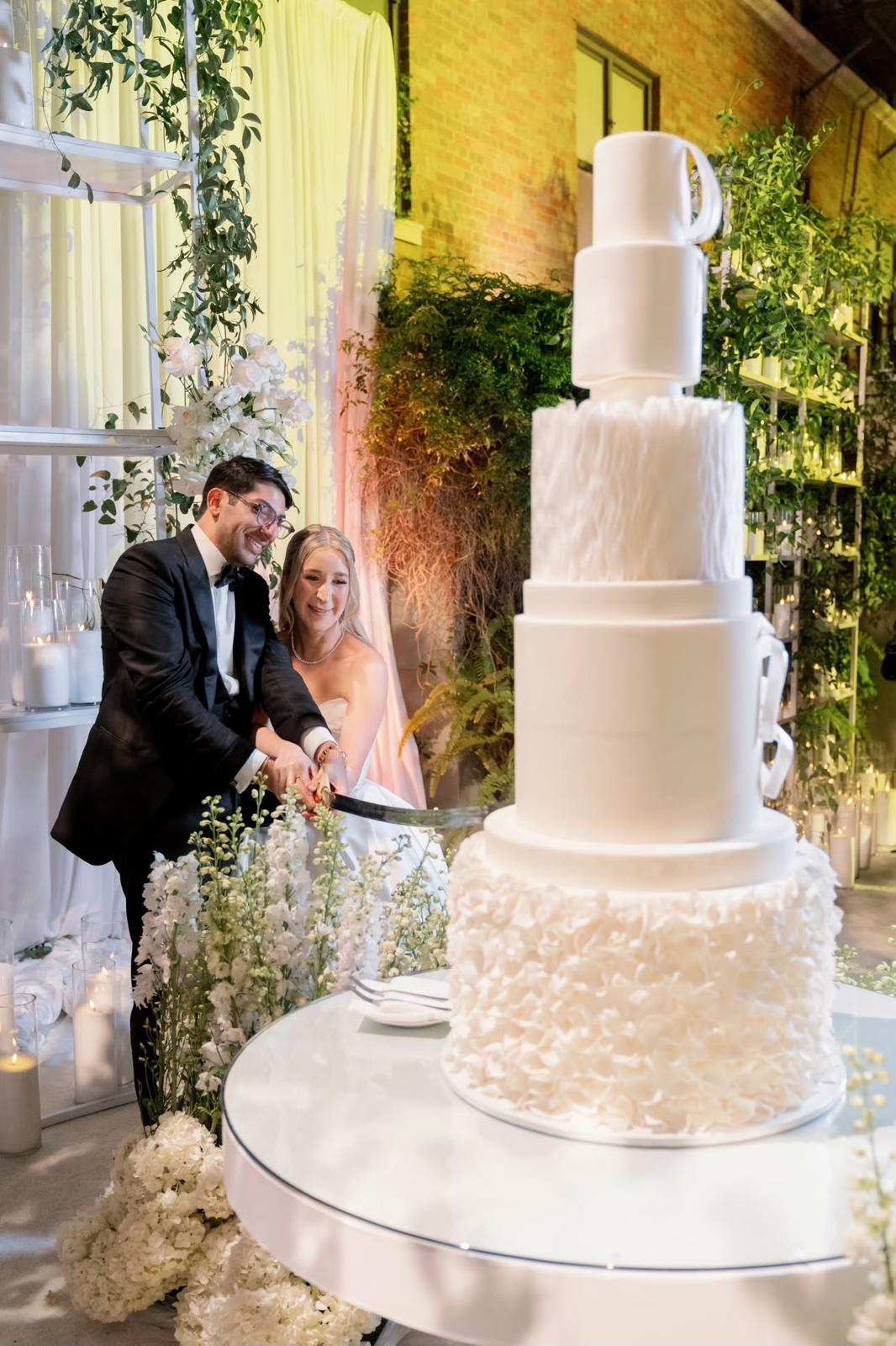 Wedding & Custom Cakes Corona Del Mar, CA | Roobina’s Cake