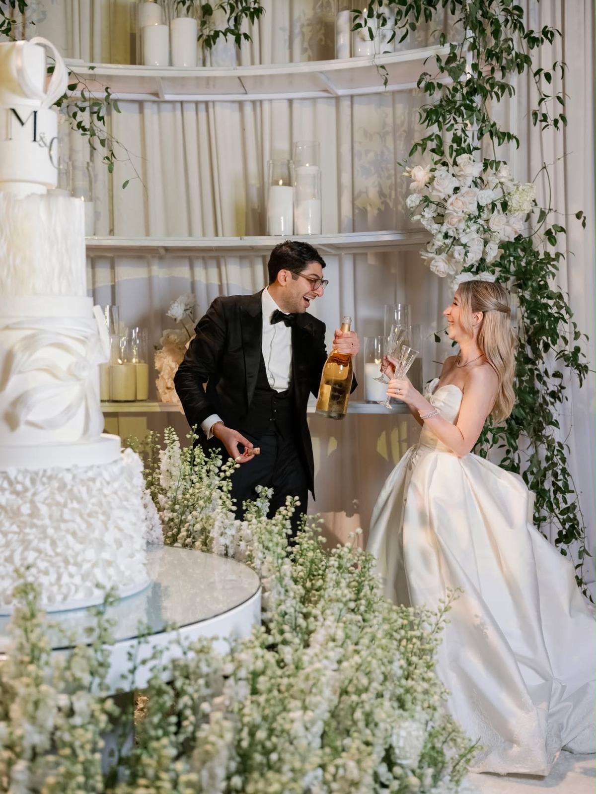 Best Custom Cakes near Moorpark, CA 93021 – Wedding, Birthday & Cake Delivery by Roobina's Cake (2026)