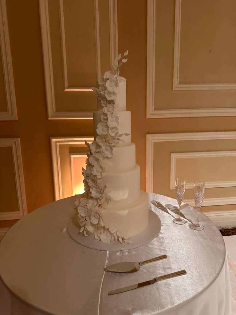 Best Wedding Cakes Near Downtown Los Angeles, CA – 2026 Guide