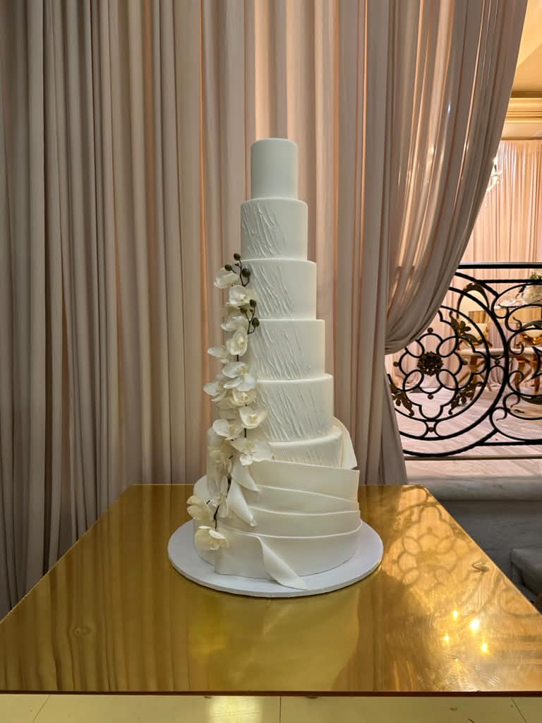Best Wedding Cake Bakery Near La Crescenta-Montrose, CA (91214)
