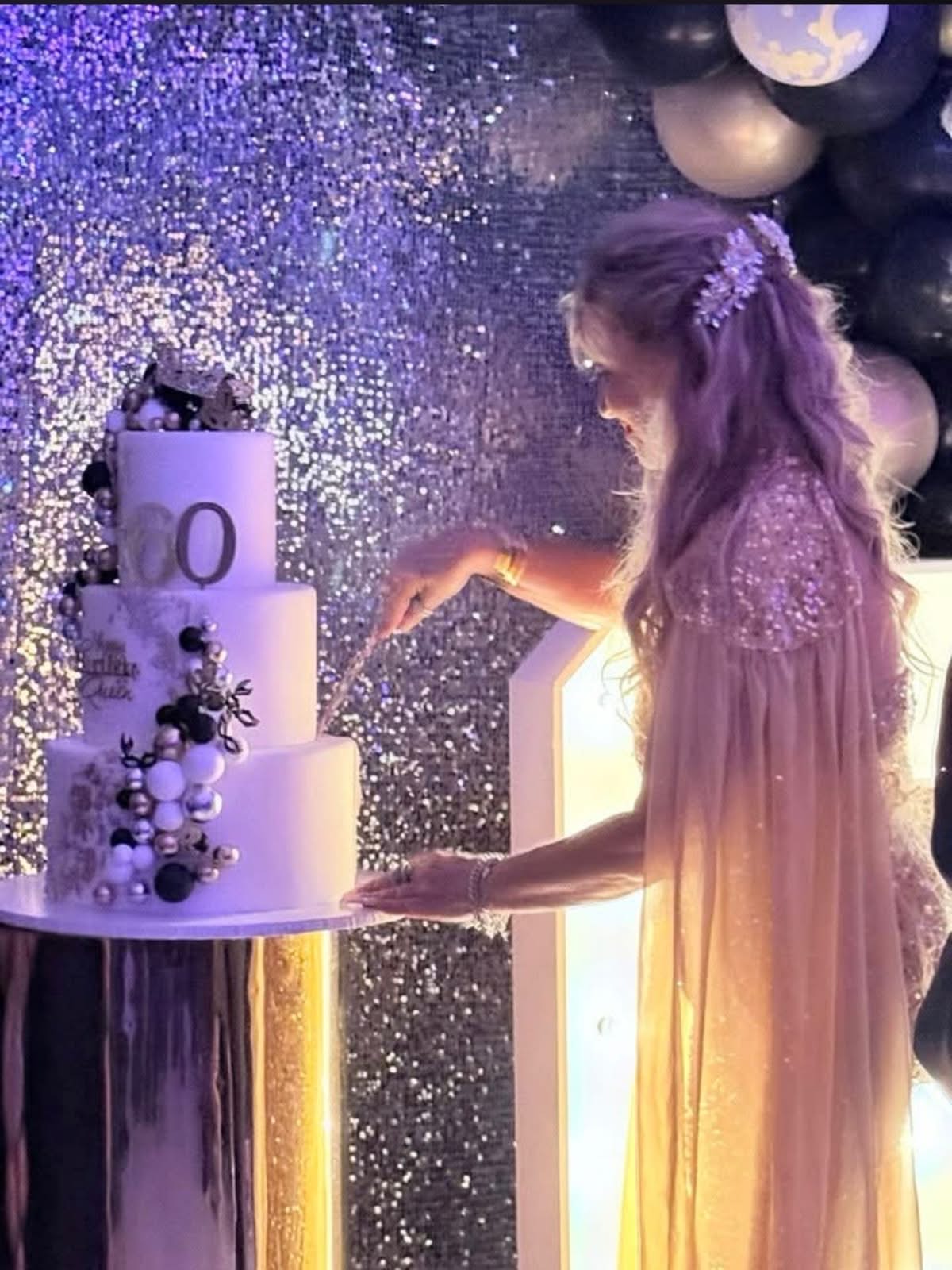 Best Custom Cake Near Royal Palace Banquet Hall, Glendale, CA