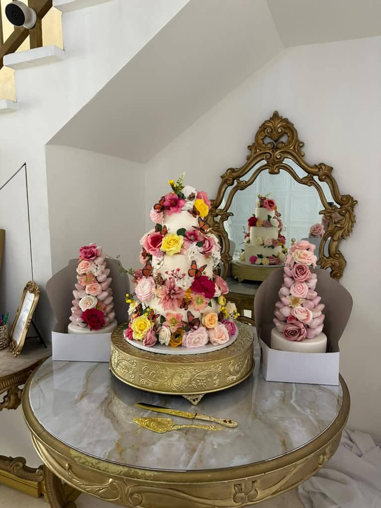 Best Cakes in Mission Hills: Custom, Birthday, Wedding & Quinceañera Cakes