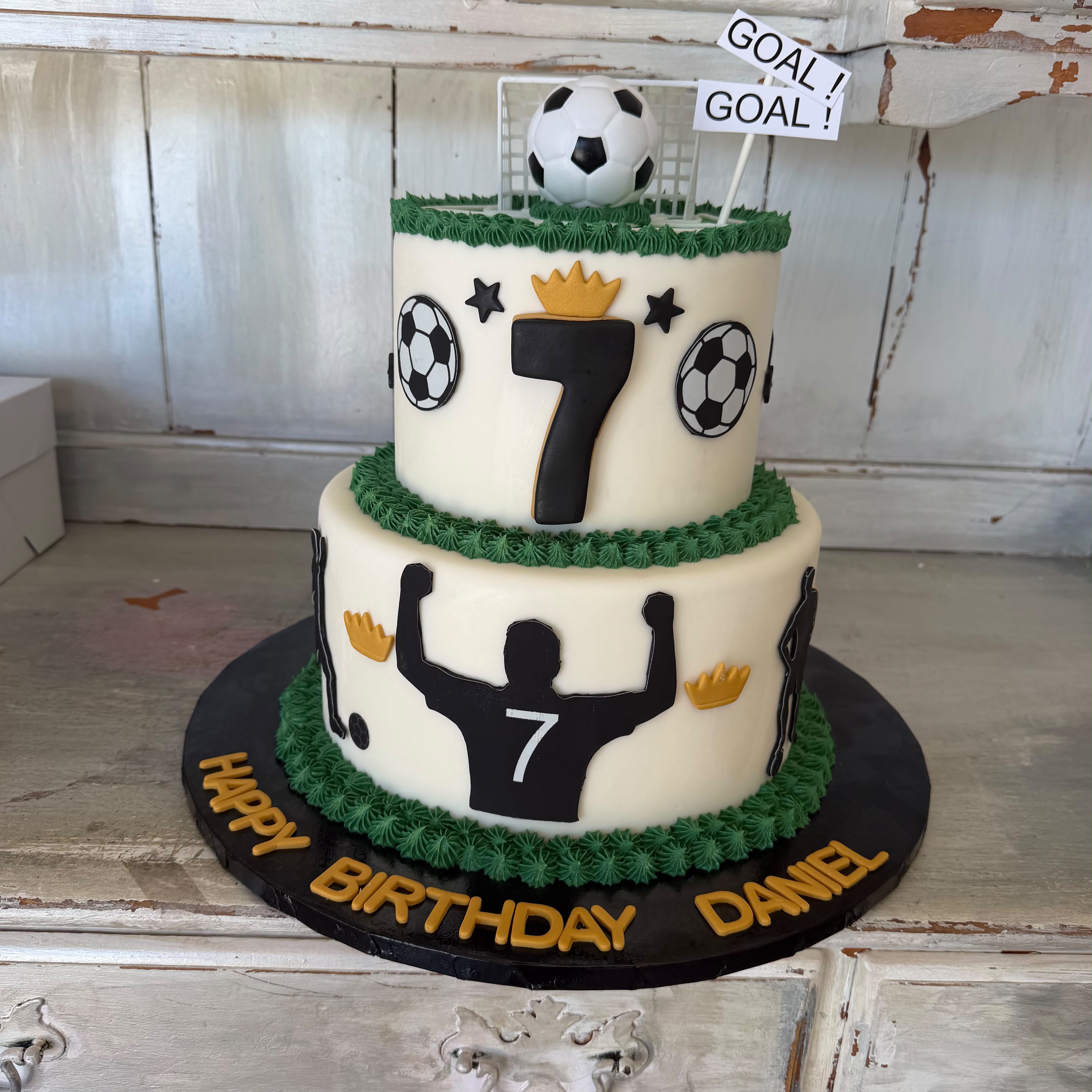 Cake Delivery to Temecula Valley Ranch, Temecula, California